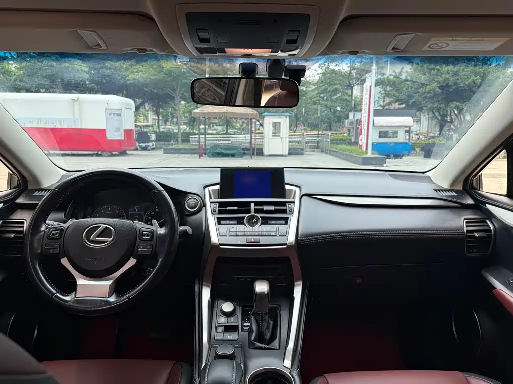 Lexus NX 200 t AWD Sharp Style
