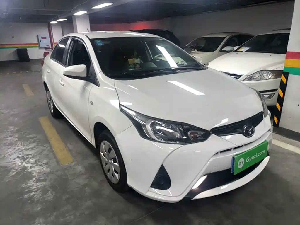 YARiS L Zhixiang 1.5 E CVT Charm Motion CN-VI