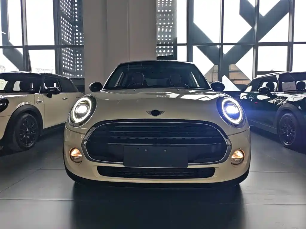 MINI 1.5 T COOPER Classic 5-door