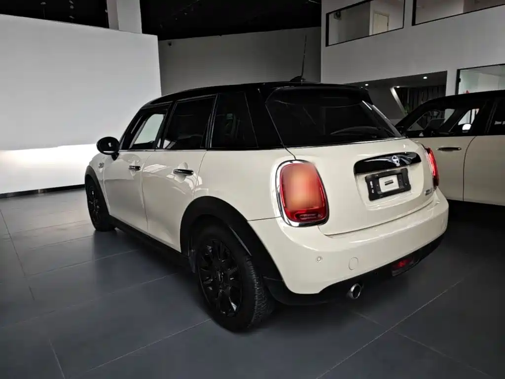 MINI 1.5 T COOPER Classic 5-door
