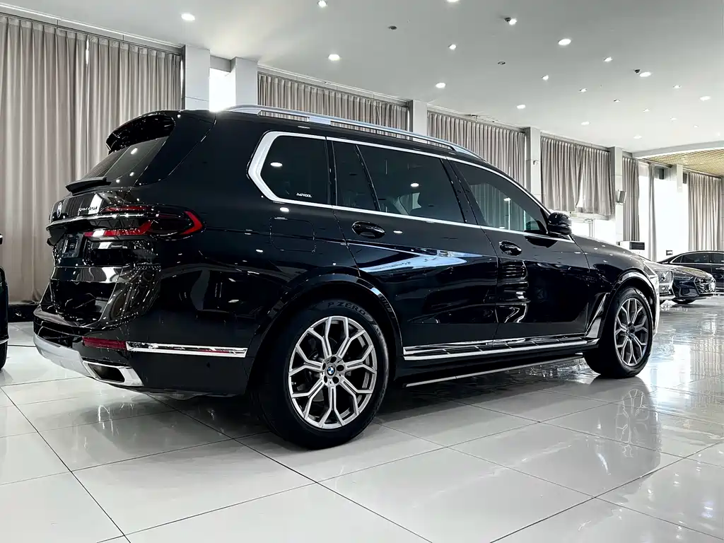 BMW X7 xDrive40 i Leading Luxury Package