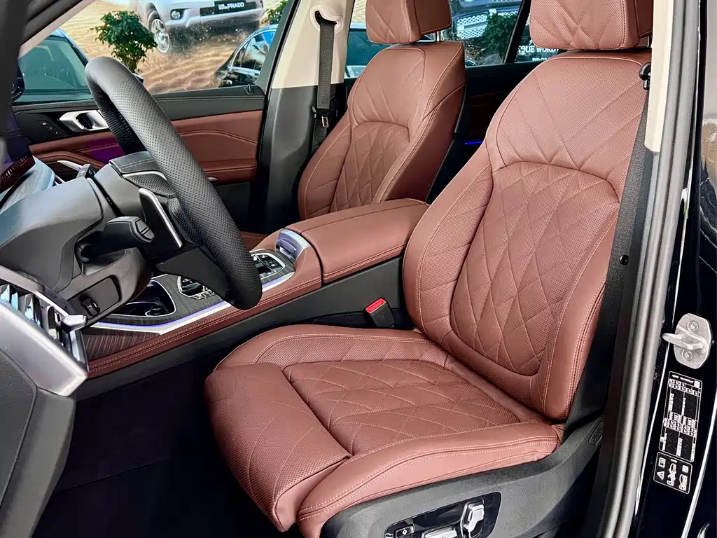 BMW X7 xDrive40 i Leading Luxury Package