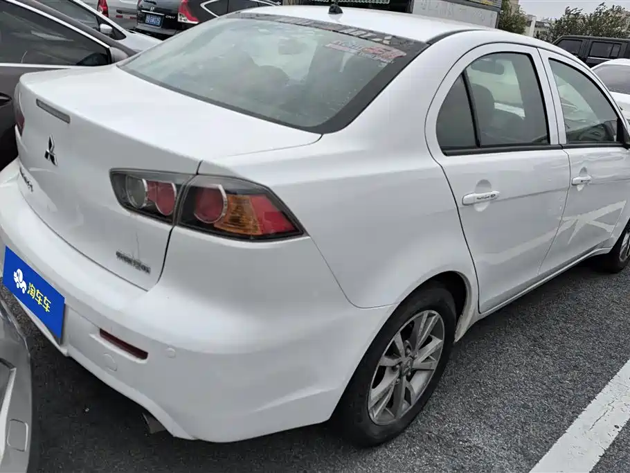 Lancer EX 翼神 2014款 竞速版 1.8 L CVT舒适型