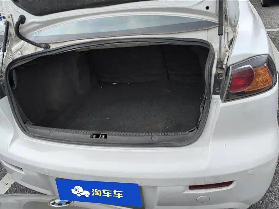 Lancer EX 翼神 2014款 竞速版 1.8 L CVT舒适型