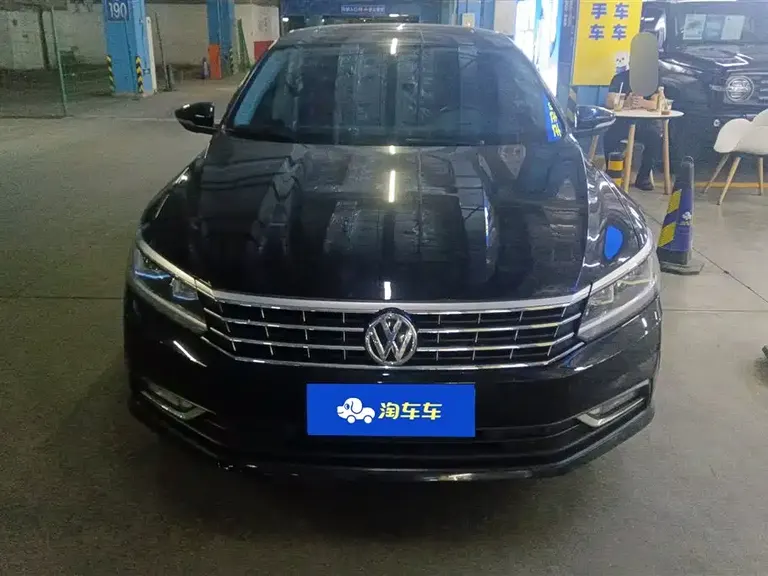 Volkswagen Passat 330 TSI DSG Honored