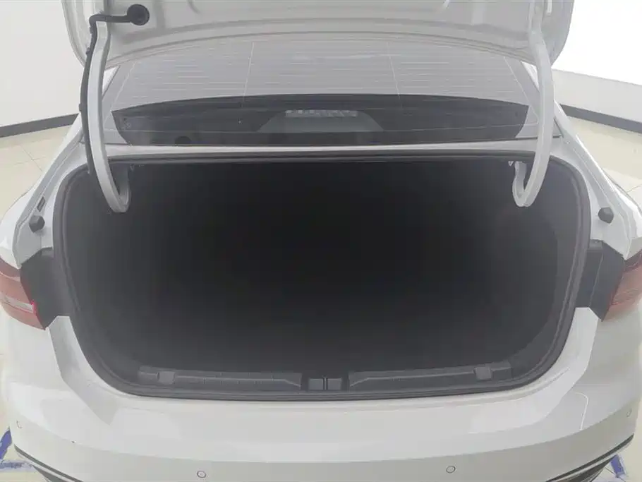 Lavida 280 TSI DSG Manyi
