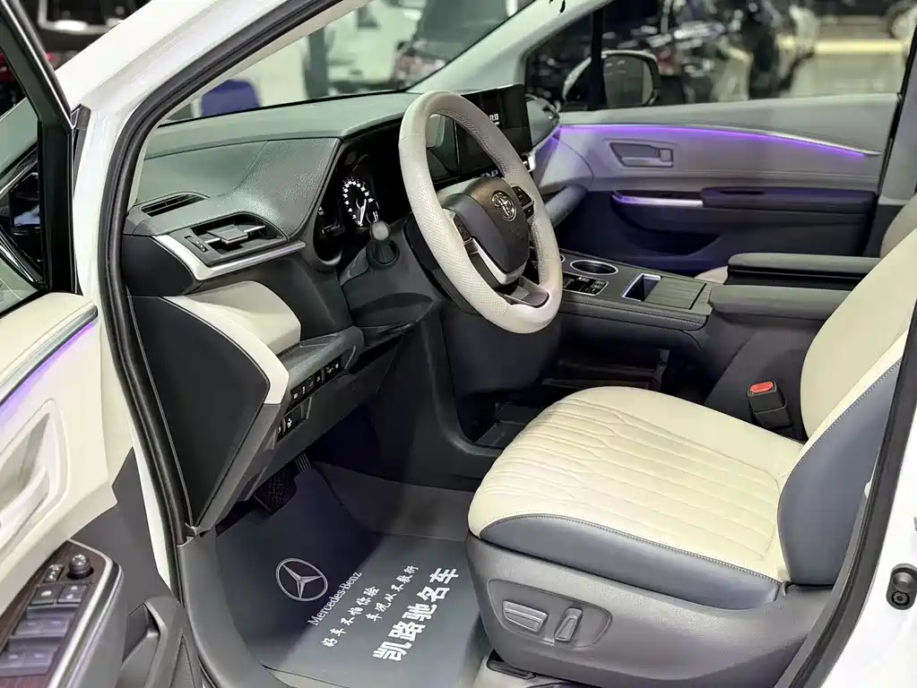 Sienna 2.5 L Hybrid Comfort
