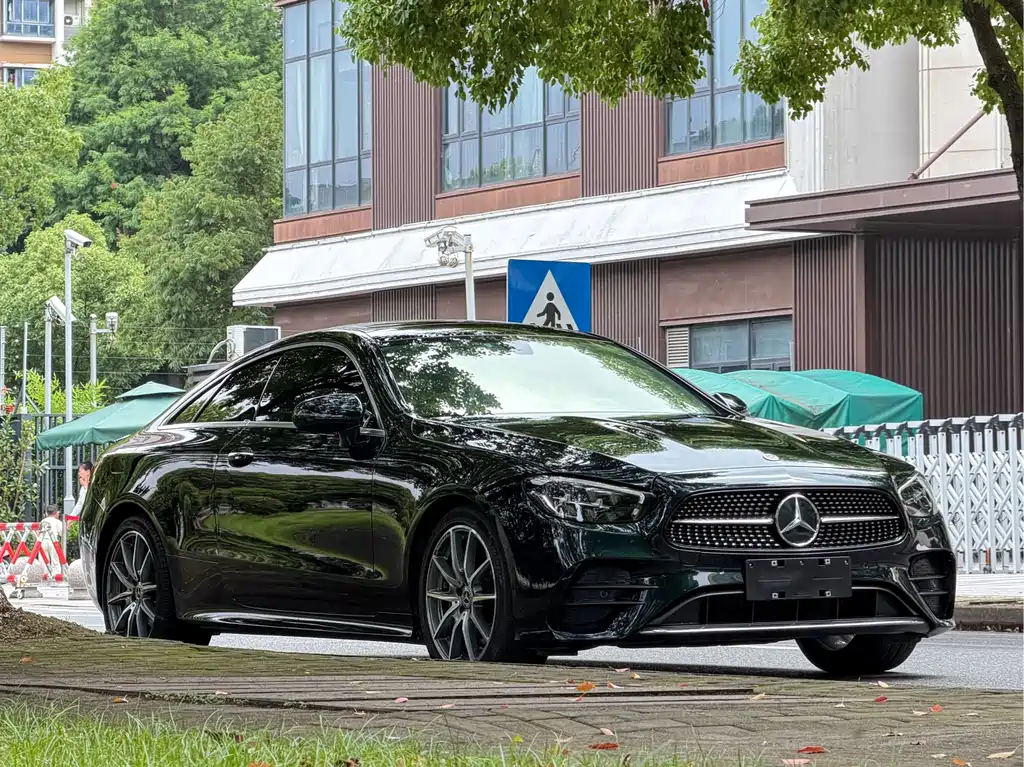 Mercedes-Benz E-Class (Import) E 260 Coupe