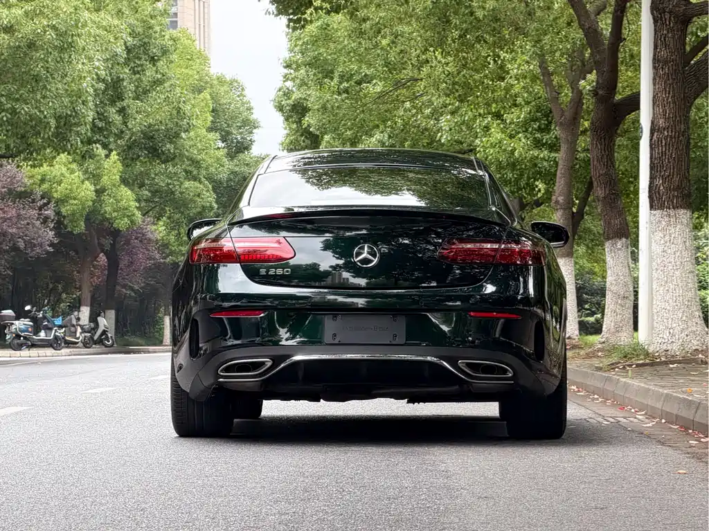 Mercedes-Benz E-Class (Import) E 260 Coupe