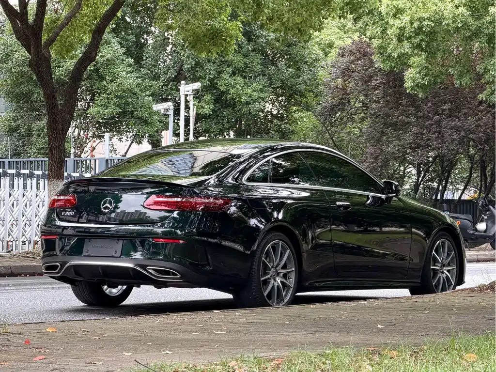 Mercedes-Benz E-Class (Import) E 260 Coupe