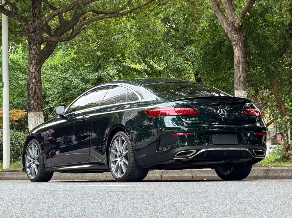 Mercedes-Benz E-Class (Import) E 260 Coupe