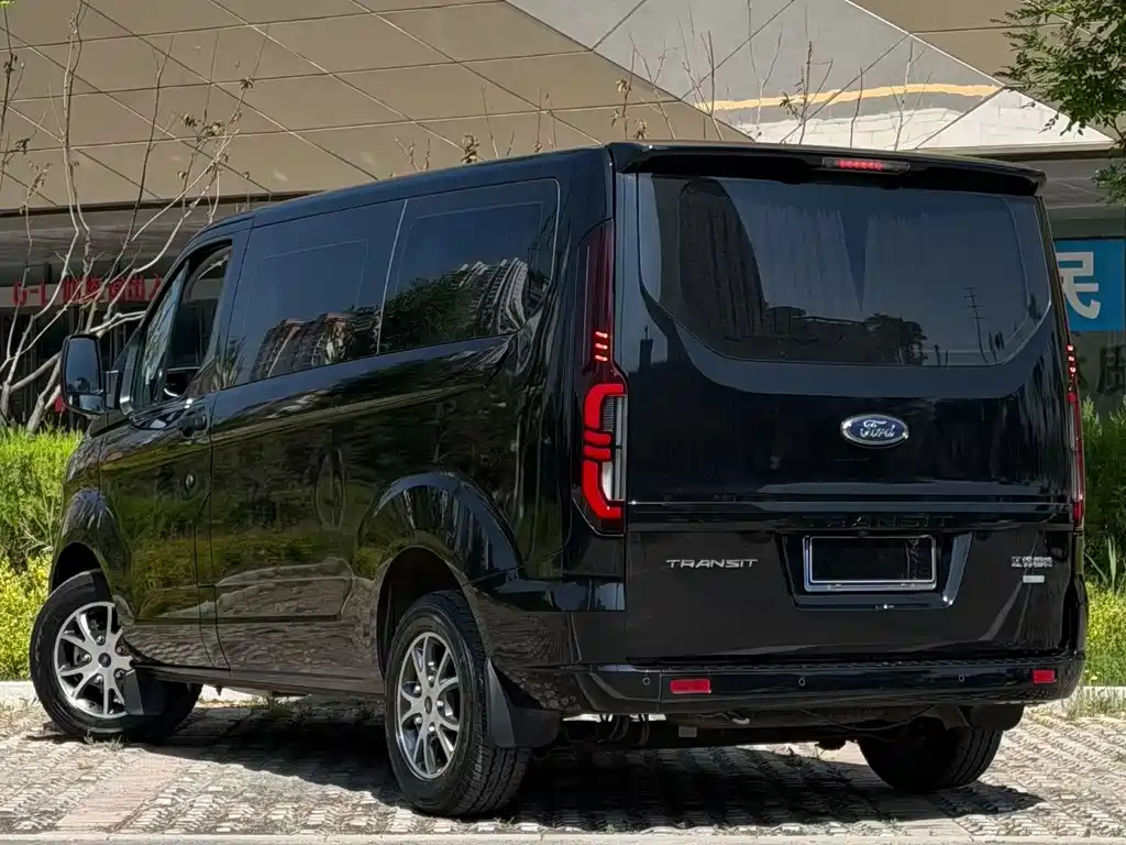 Transit 2.0 T Gasoline Auto Multi-purpose Commercial SWB Low Roof 5 6-seat
