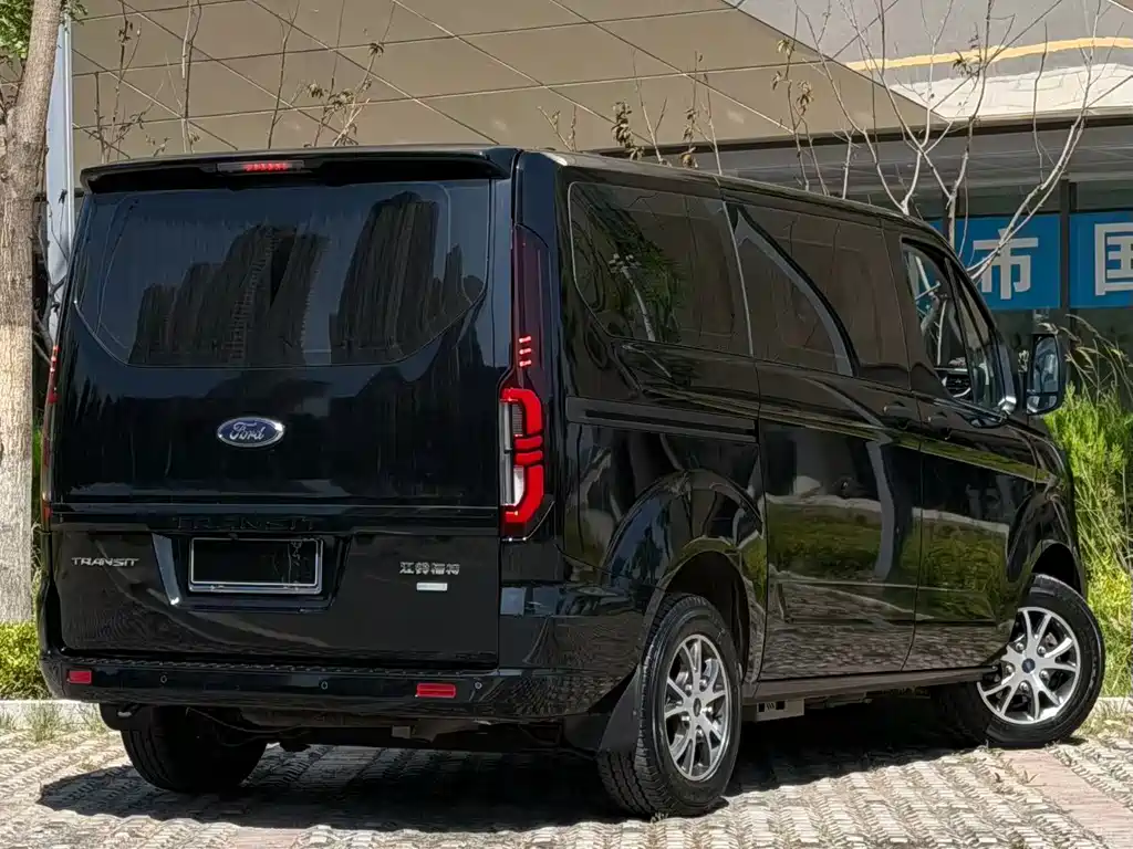 Transit 2.0 T Gasoline Auto Multi-purpose Commercial SWB Low Roof 5 6-seat