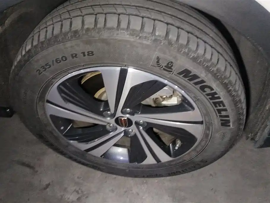 Hongqi HS5 2.0 T Connected Flagship Enjoyment
