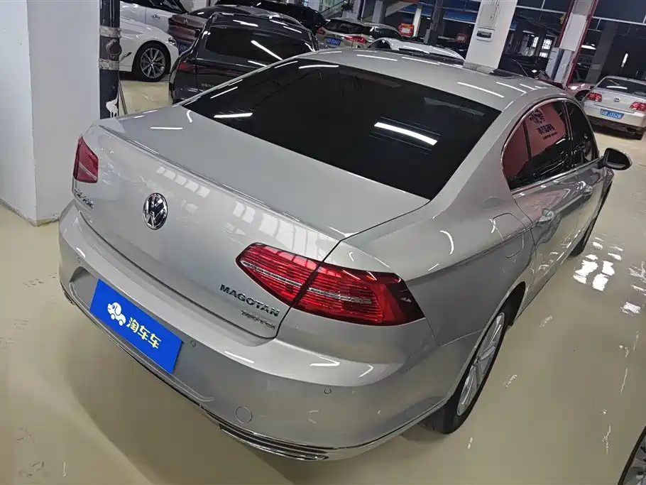 Magotan 330 TSI DSG Leading