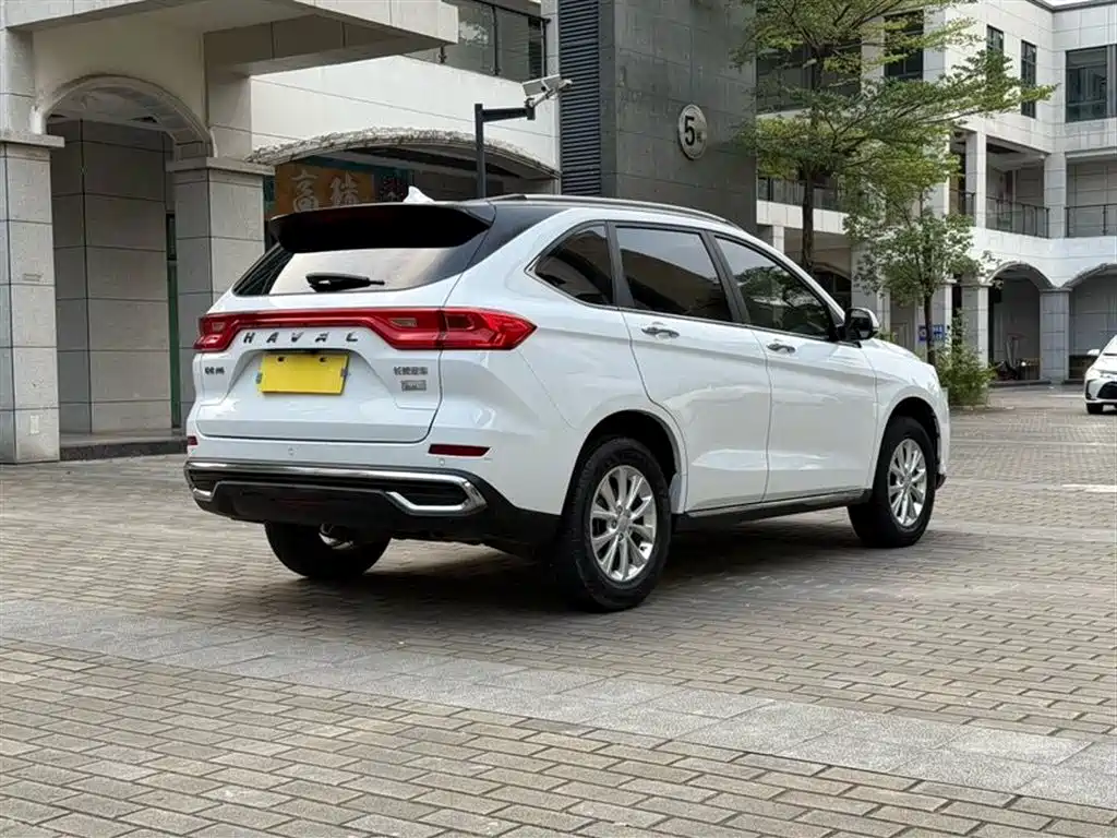 Haval M6 PLUS 1.5 T DCT Elite Connected