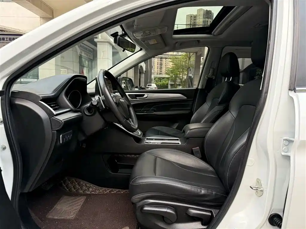 Haval M6 PLUS 1.5 T DCT Elite Connected