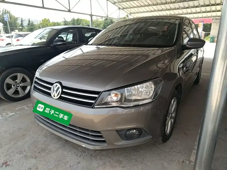 Volkswagen Jetta 1.6 L Manual Comfort