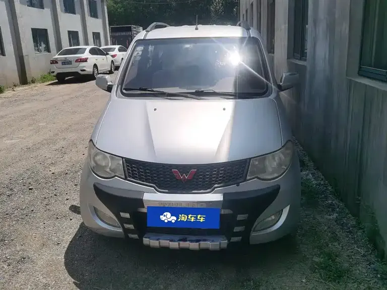 Wuling Hongguang 1.2 L Standard CN-IV