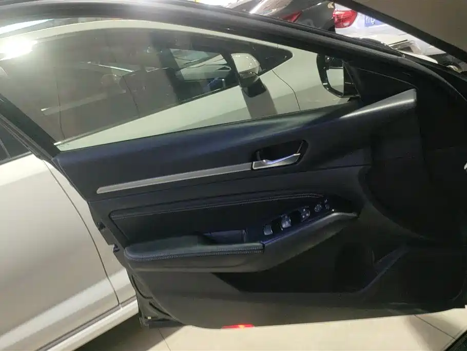 Teana 2.0 L XL Comfort