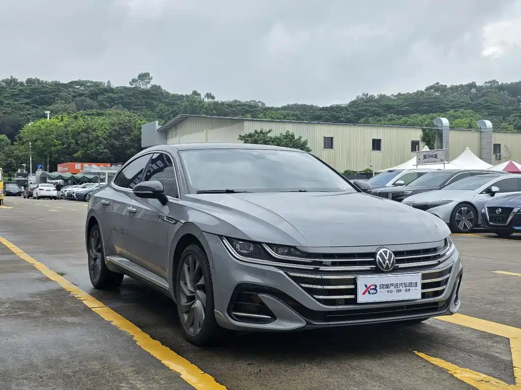 VW CC 380 TSI Dazzling Public Enjoyment