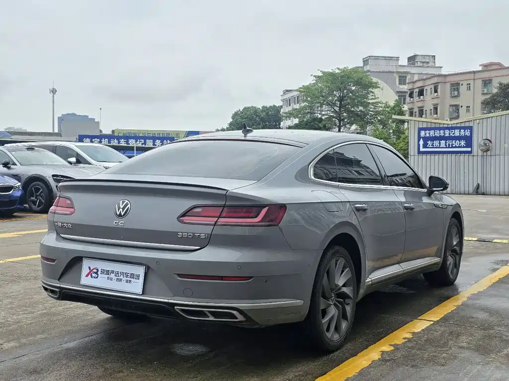VW CC 380 TSI Dazzling Public Enjoyment