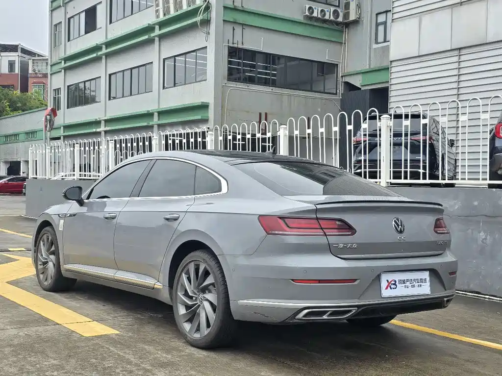 VW CC 380 TSI Dazzling Public Enjoyment