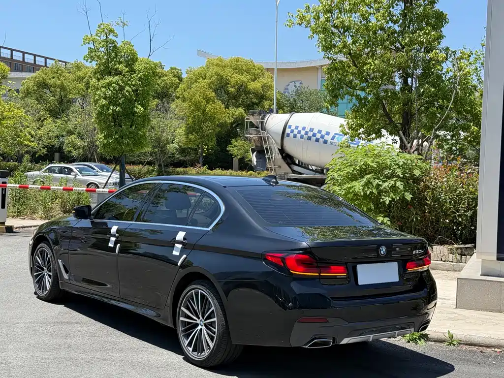 BMW 5 Series 530 Li Leading Luxury Package