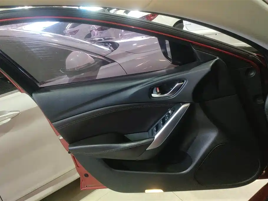 Atenza 2.0 L Blue Sky Luxury