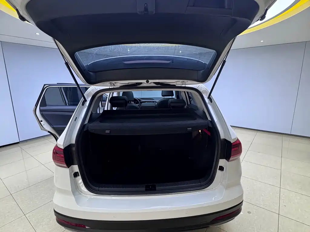 Tharu 280 TSI 2 WD Luxury