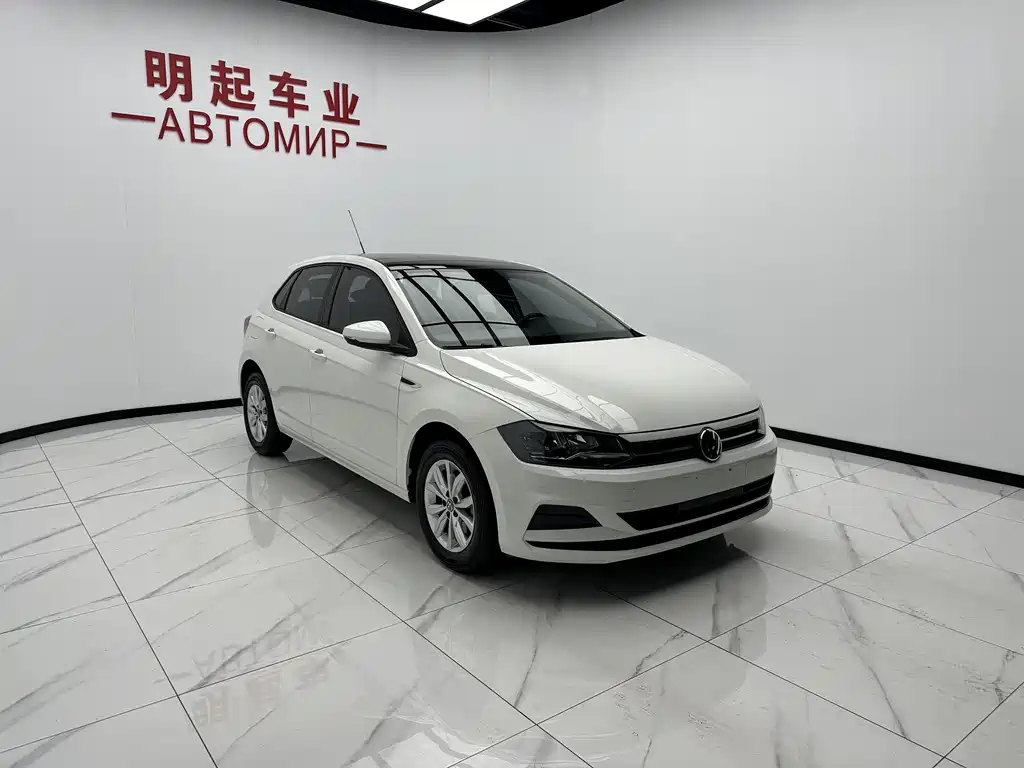 Polo Plus 1.5 L Auto Colorful Tech