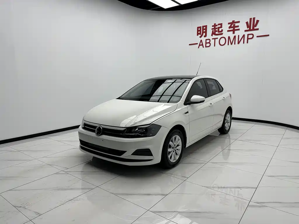 Polo Plus 1.5 L Auto Colorful Tech