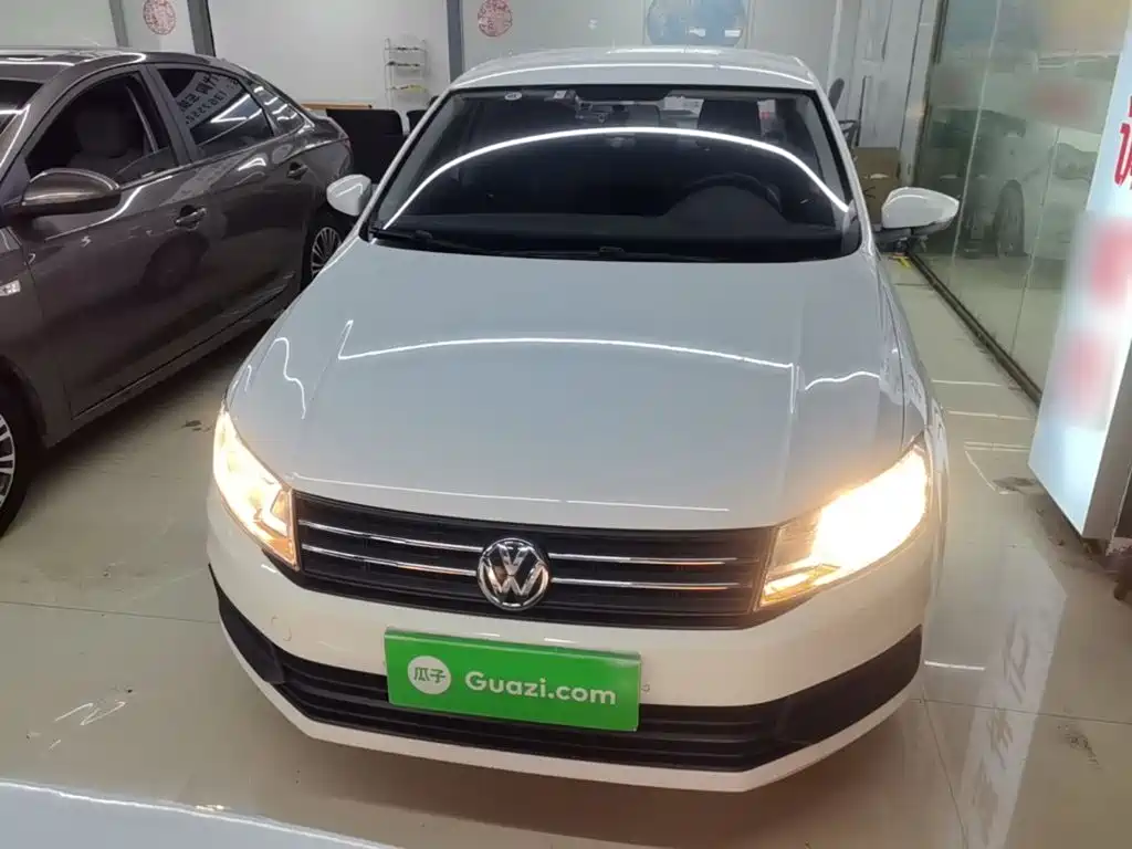 Santana 1.5 L Manual Style