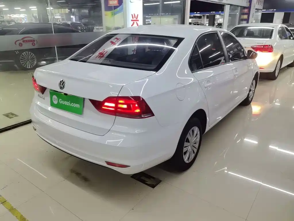 Santana 1.5 L Manual Style