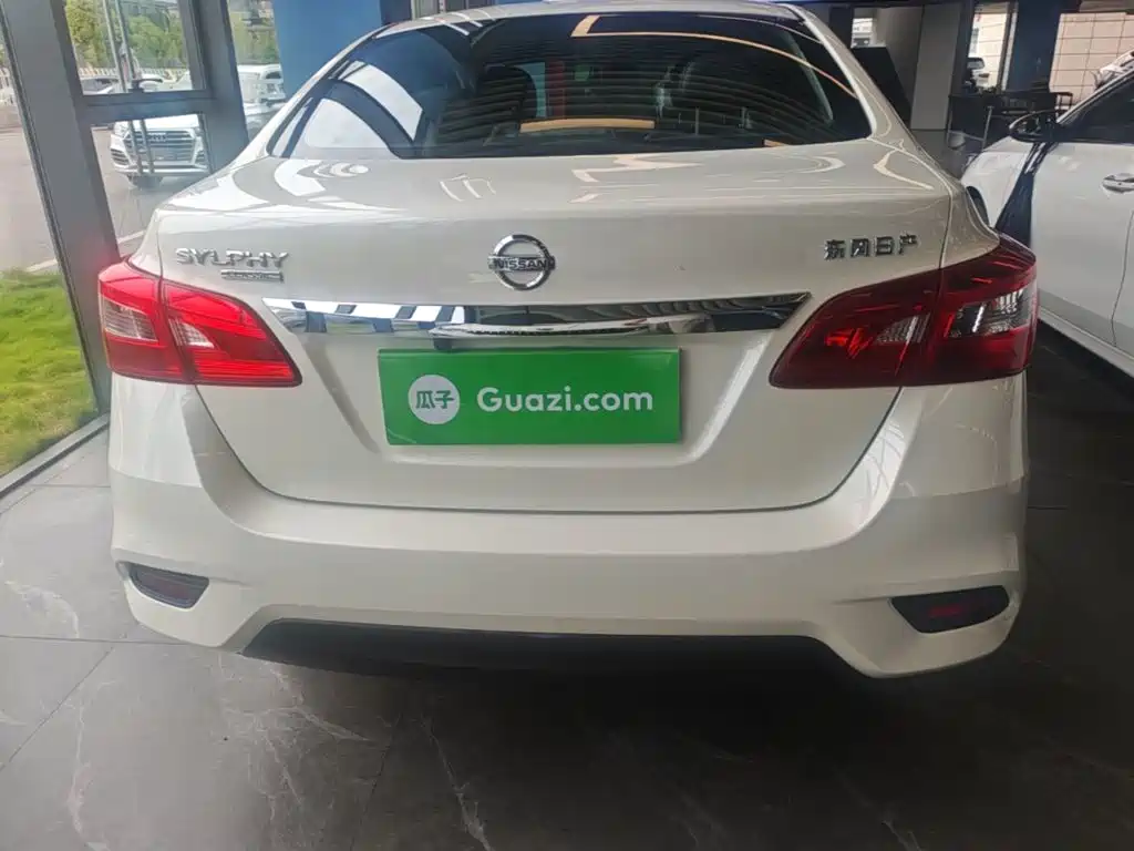 Sylphy Classic 1.6 XE CVT Comfort