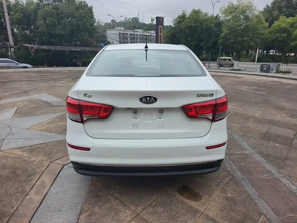 Kia K2 Sedan 1.4 L AT GLS