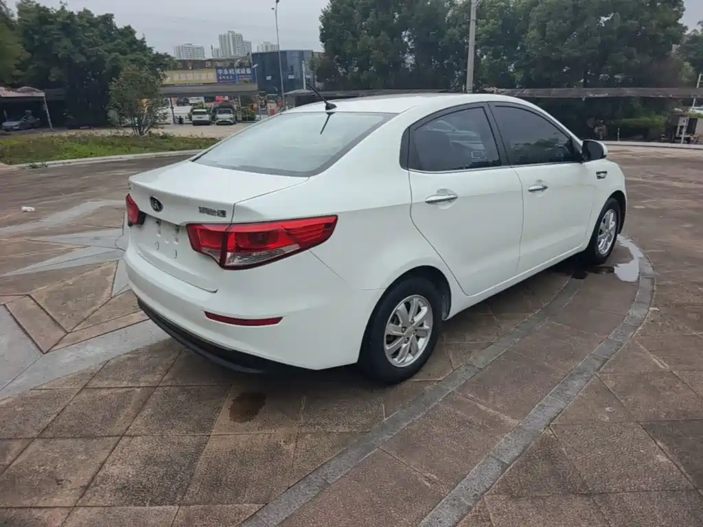 Kia K2 Sedan 1.4 L AT GLS