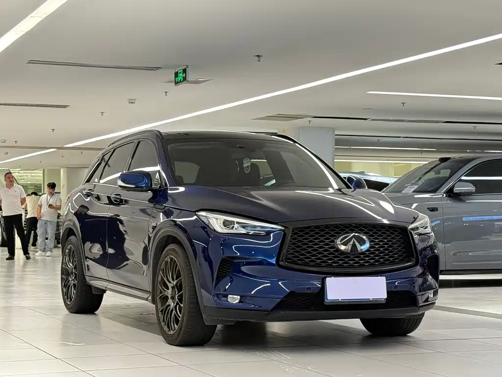 Infiniti QX50 2.0 T 4 WD Luxury