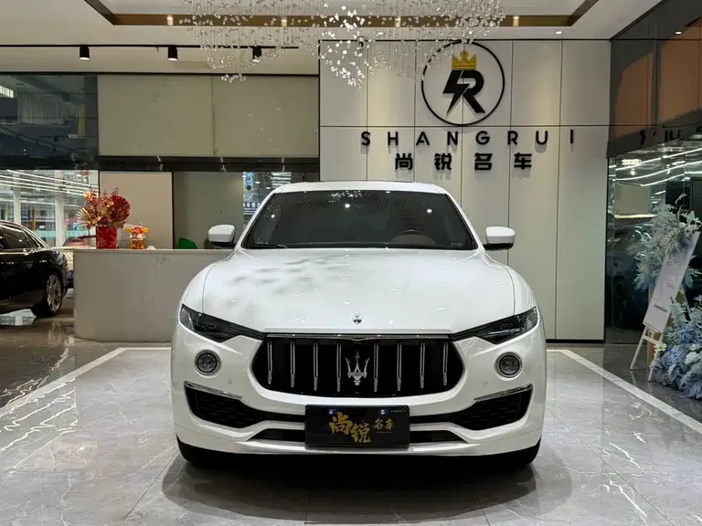 Maserati Levante 2.0 T GT Sharp Edge