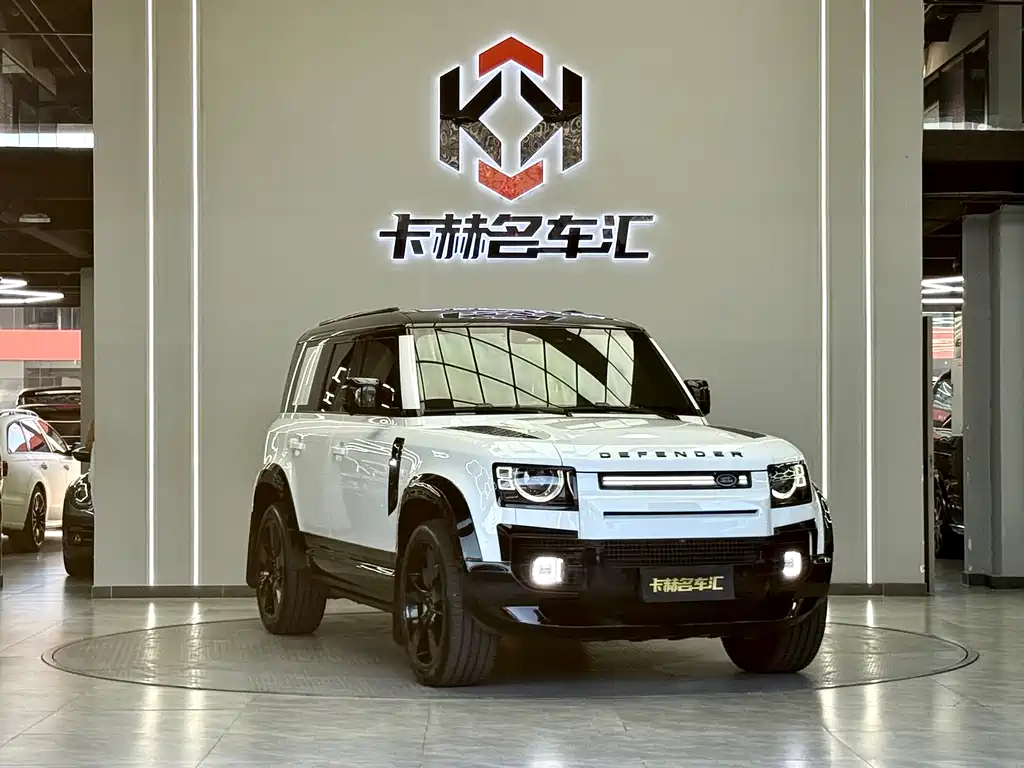 Land Rover Defender 110 3.0 T P400 X-Dynamic HSE