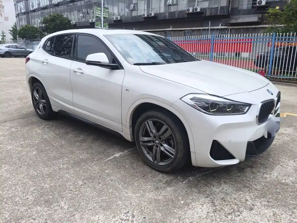 BMW X2 sDrive25 i Leading M Sport Package