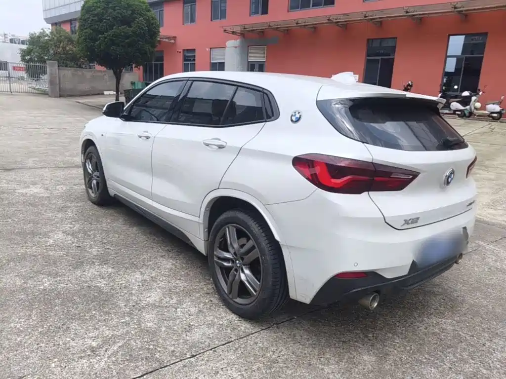 BMW X2 sDrive25 i Leading M Sport Package