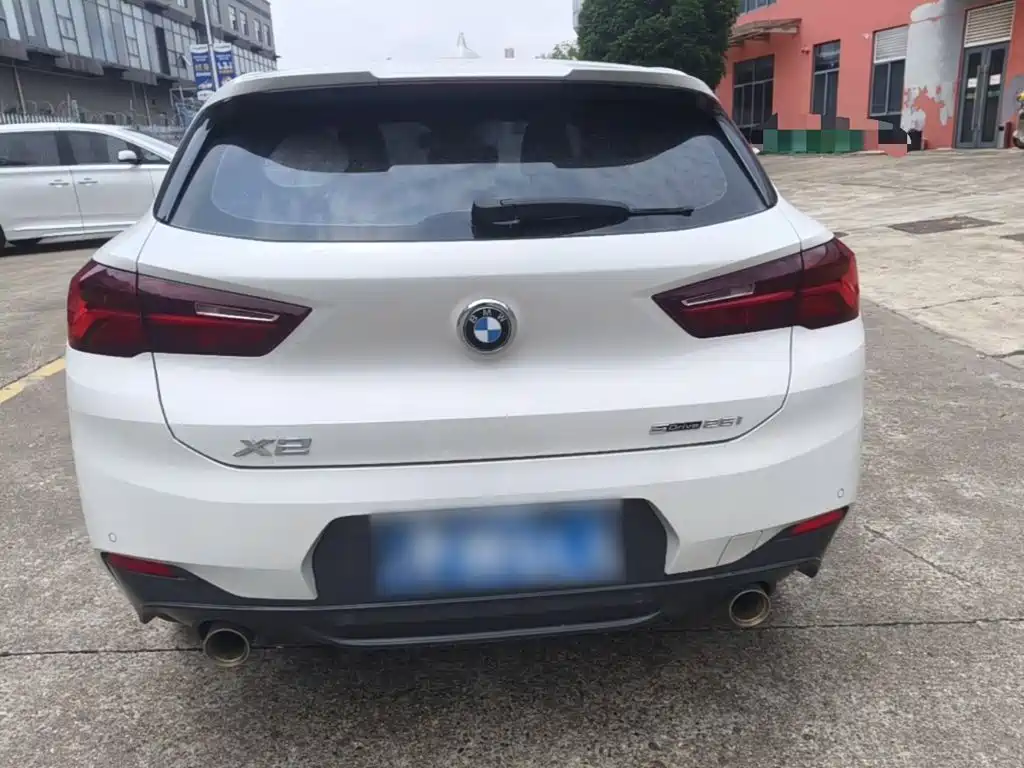 BMW X2 sDrive25 i Leading M Sport Package