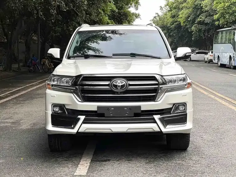 Toyota Land Cruiser (Import) 5.7 L Middle East