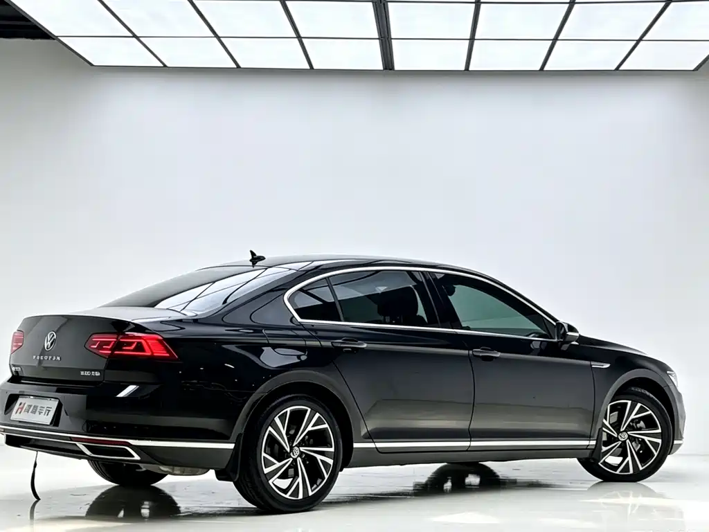 Magotan 330 TSI DSG 30 Anniversary