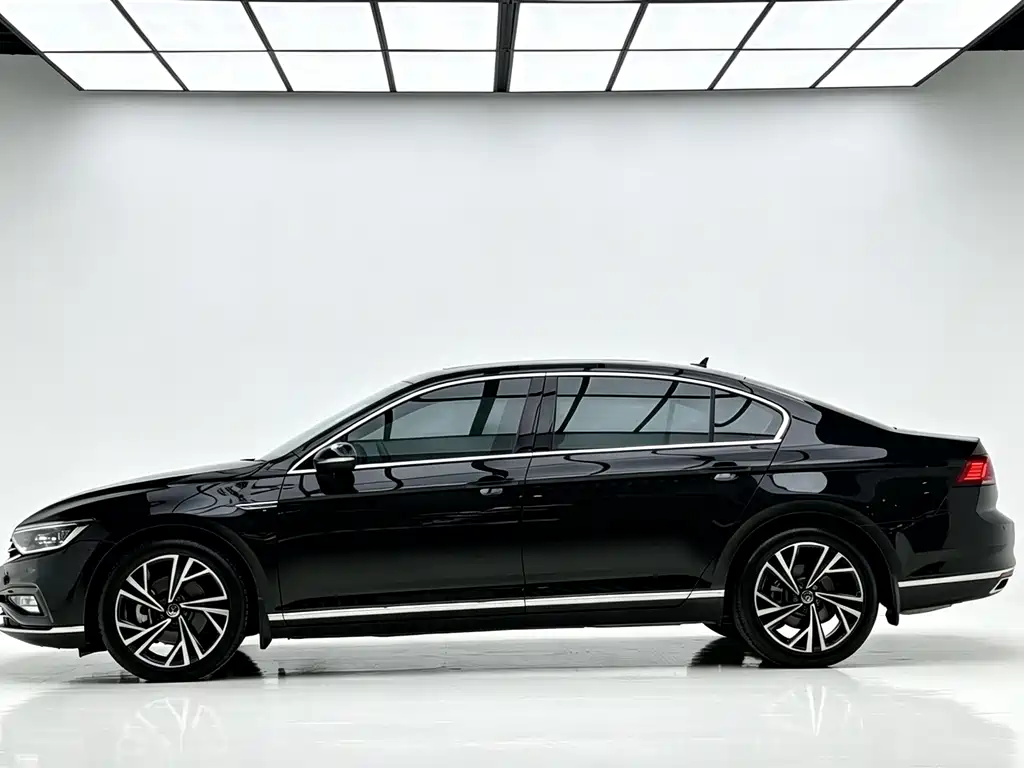 Magotan 330 TSI DSG 30 Anniversary