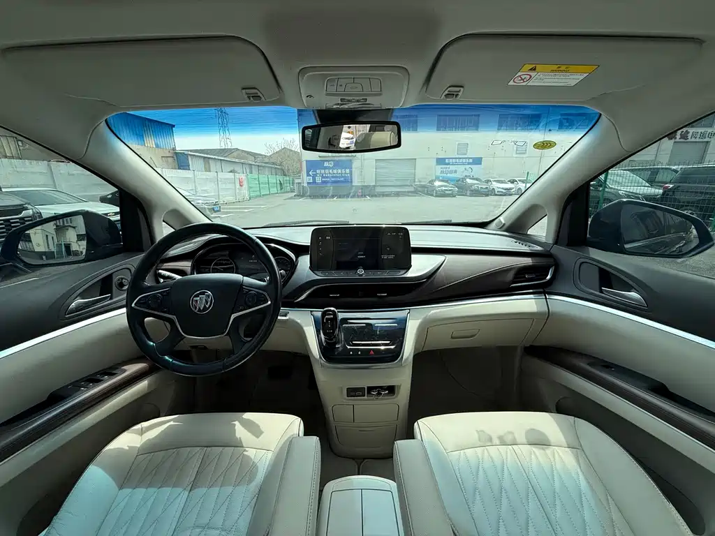 Buick GL8 Land Official Cabin 652 T Luxury