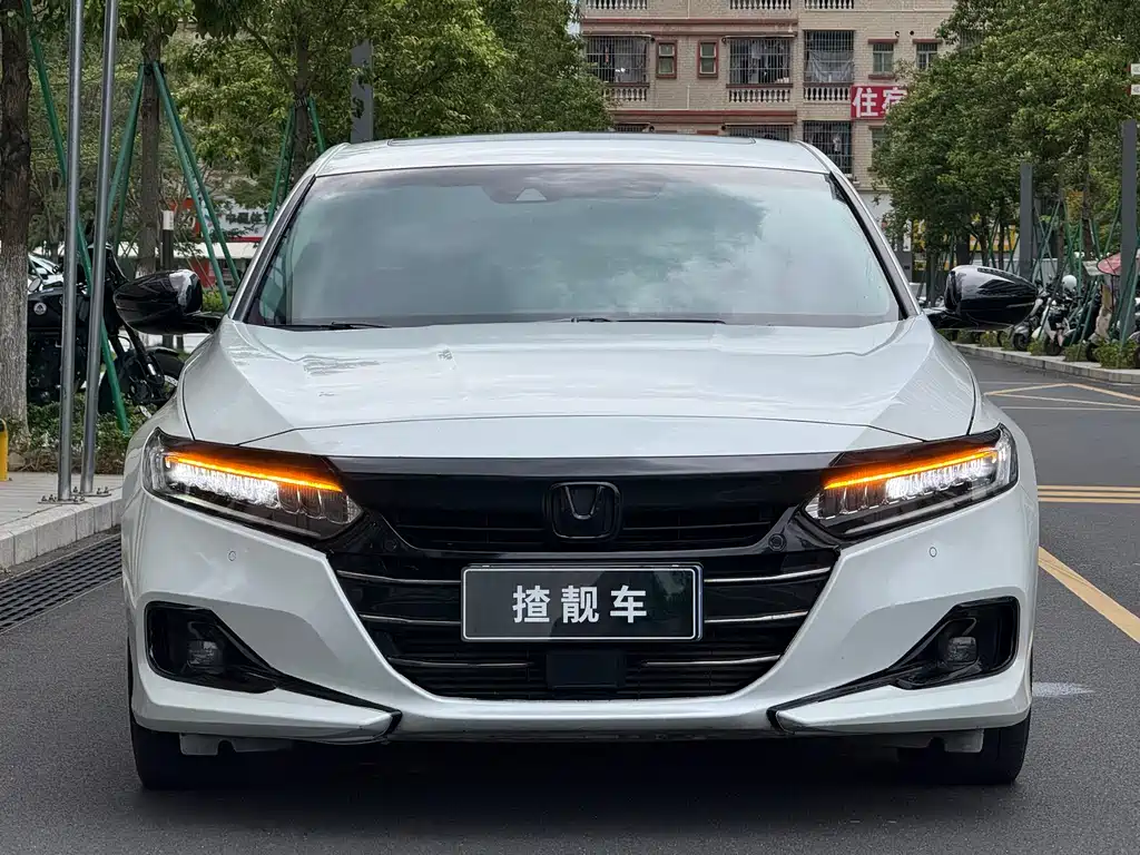 Accord 260 TURBO Phantom Night · Distinguished