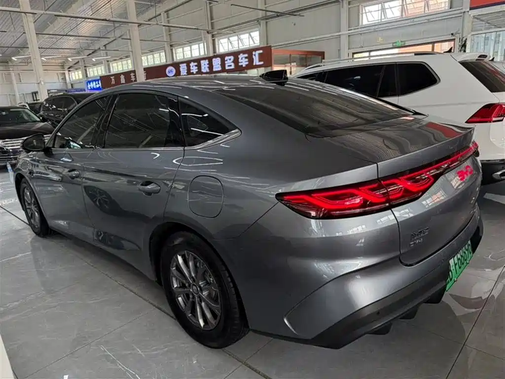 Qin L DM-i Smart Drive 80 KM Leading