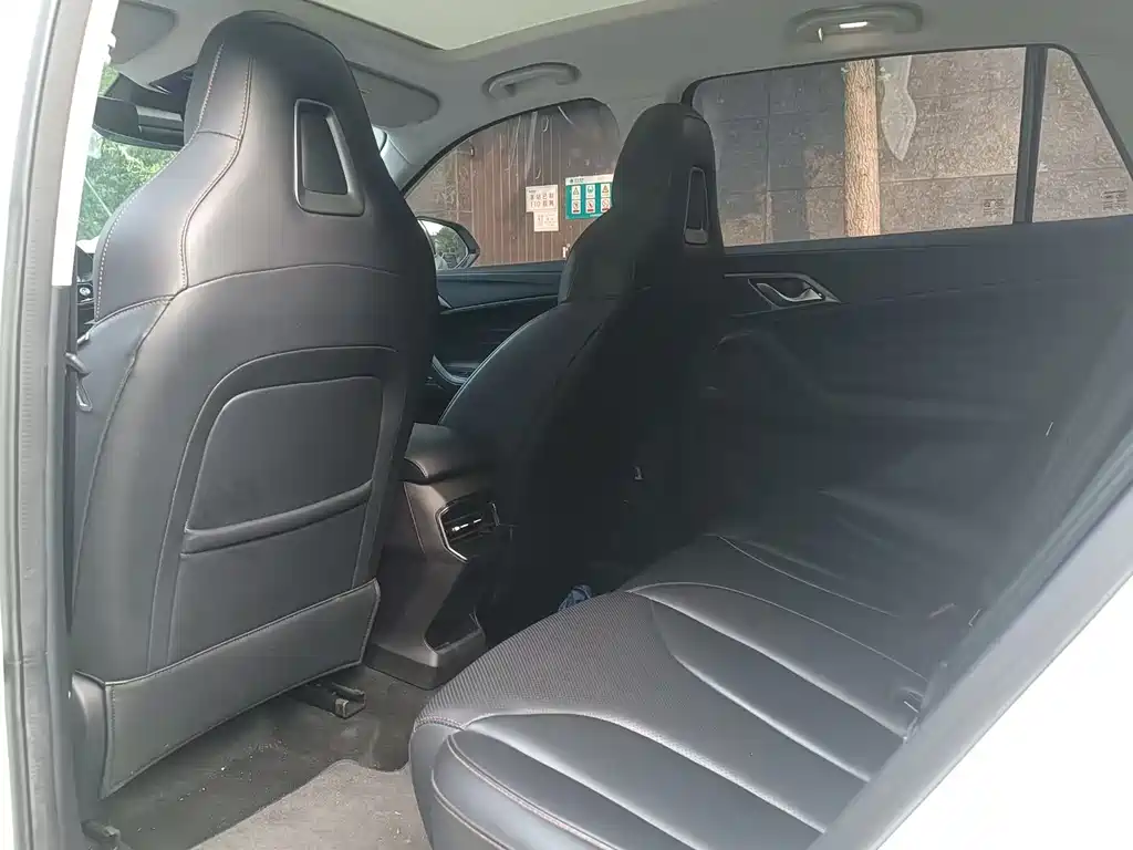 Roewe RX5 1.5 T Super Sense Elite